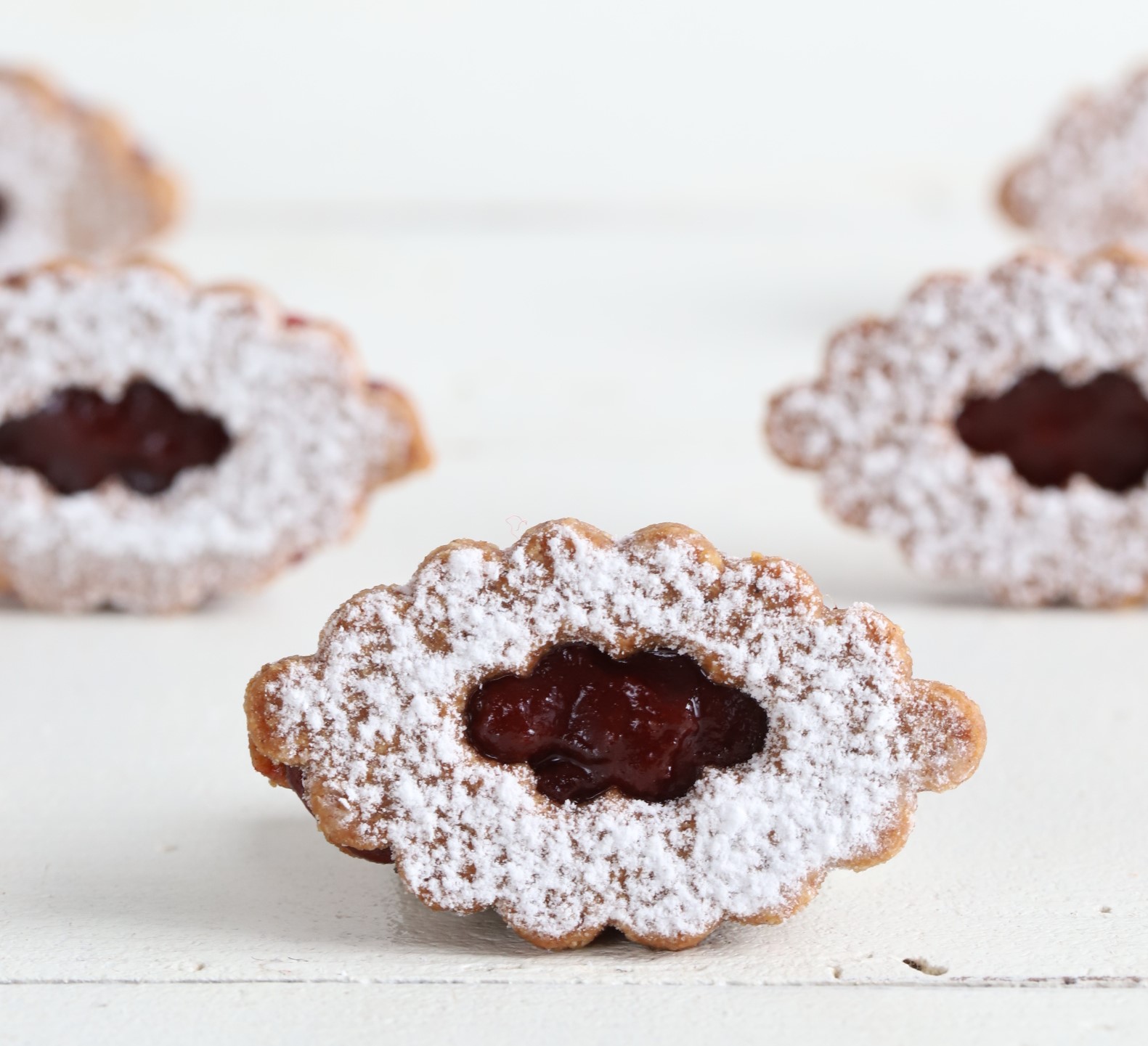 Photography from: Aprende a hacer galletas linzer, una de las recetas del Diploma en Pastelería Gastronómica del CETT-UB | CETT